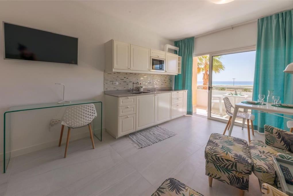 300 M Beach, Ocean View, Refined, Wi-fi, Fiber Morro Jable (Fuerteventura)